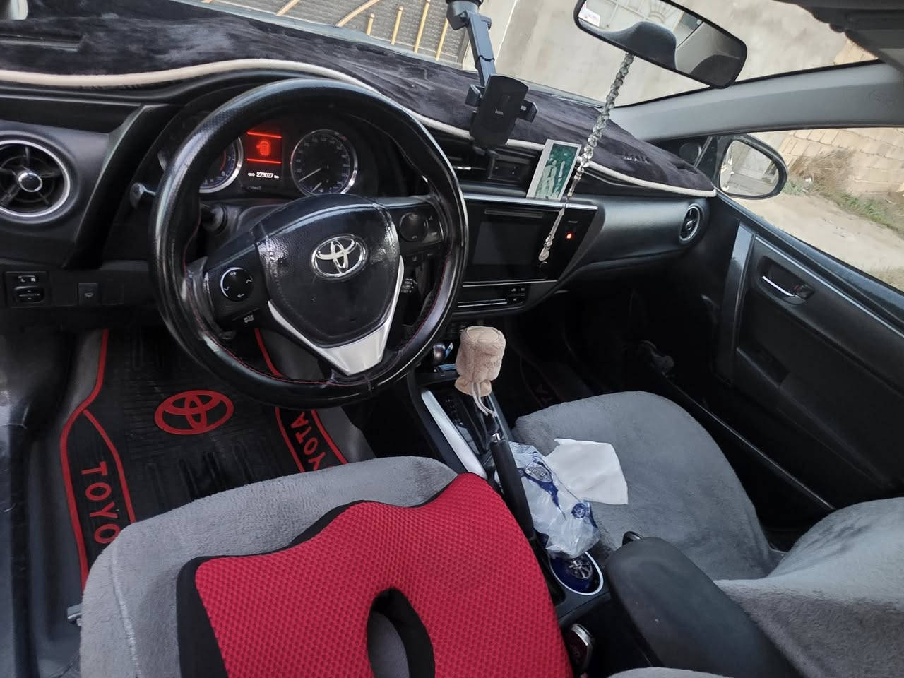 كورلا 2017 وارد امريكي
الضرر قطعتين تبديل ابلادي 
كفاله عامه كير ومكينه 
الاستفسار ***********
