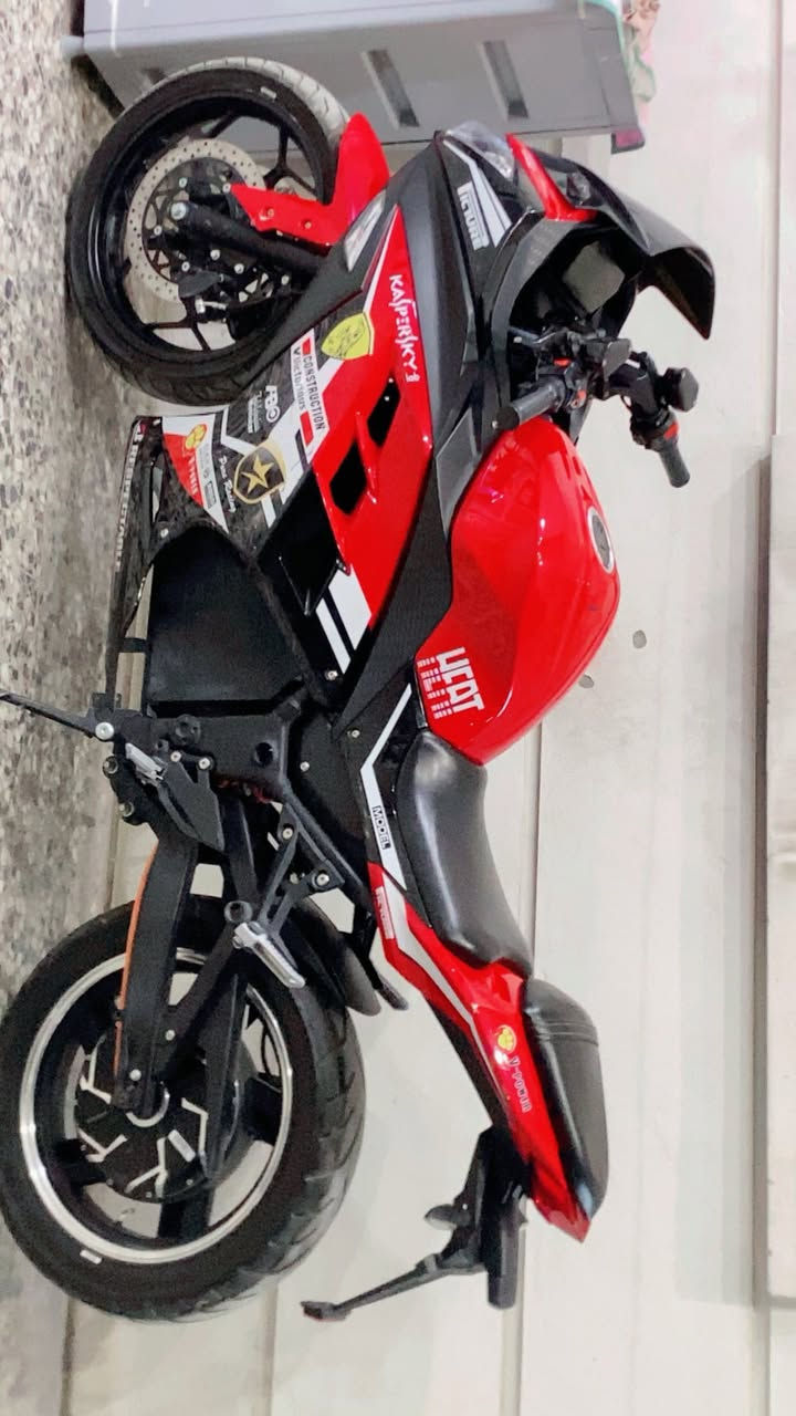 السلام عليكم شباب دراجة كاوسكي شحن بطارية مسطرة 6 بطارية تينجن الاصلي شادها جديدة والدراجة جديدة بمعنى الكلمة لاعطل ولا تصليح على ايدي 
الي ميعرف البطارية هاي سعرها 70 الف الوحدة ومتلكيها بالسوك تجي وية الدراجات الجديدة رجاءً بس الجاد والشراي يتصل 
السعر 2.750.000 وبيها مجال 
مكانها بغداد كرخ 
***********
