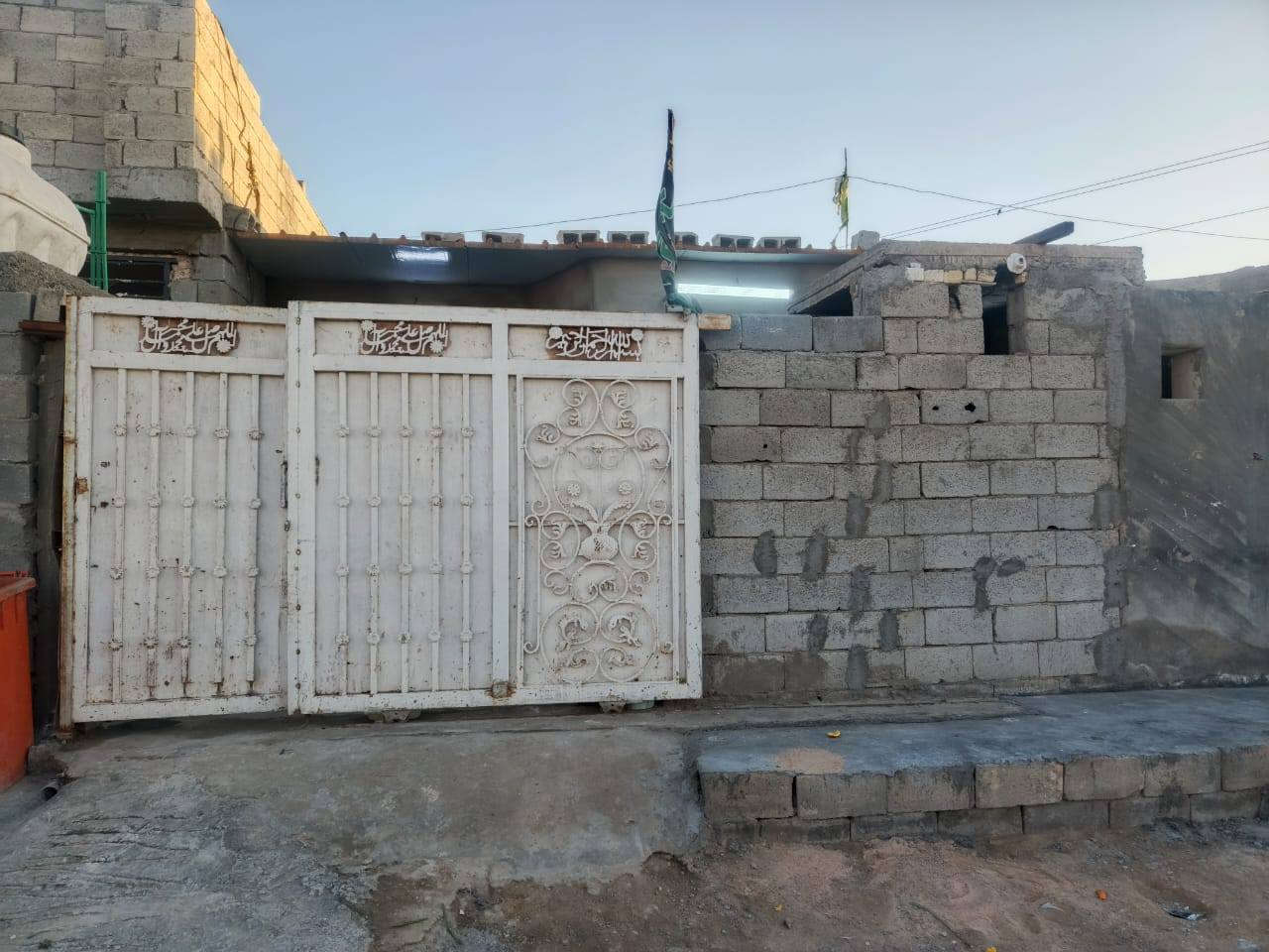 مشتمل للبيع بحي الشرطه مساحته ١٢٥ متر غرفه ومطبخ ومضيف وهول الاستفسار ***********
