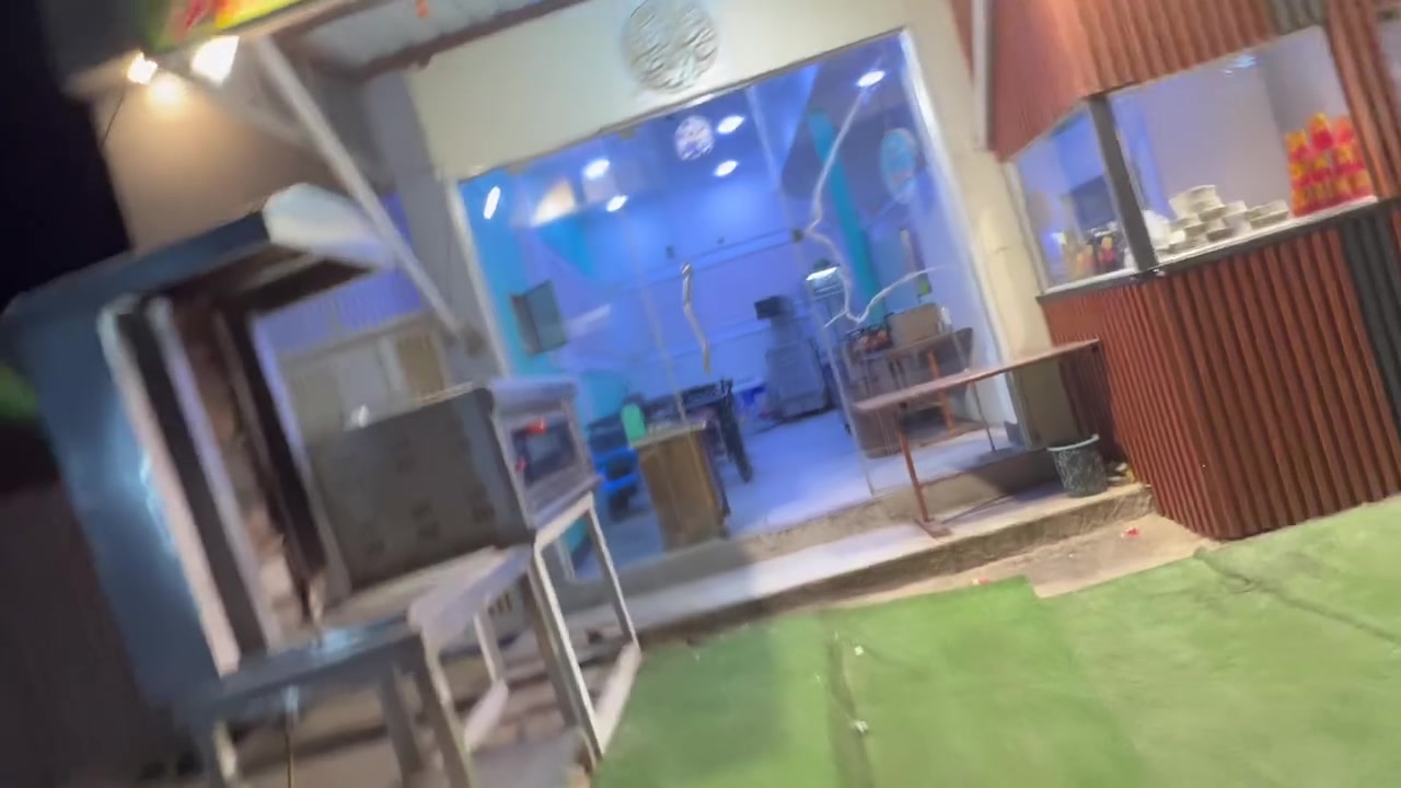سلام عليكم بيع غراض مطعم كامل للستفسار ***********
