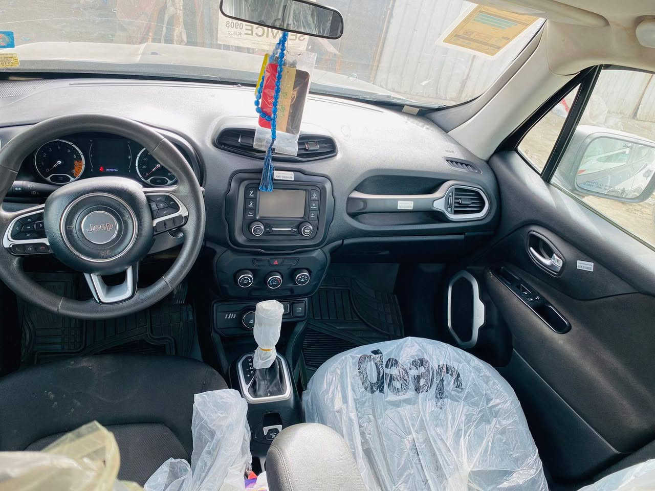 جيب رنكد موديل ٢٠١٨ رقم بابل انكليزي بسمسي مكينه ٤ سلندر ٢٥٠٠ شاشه بلاد كامره حساسات تحكم استيرن حداديه تخم تايرات تبريد كله جديد دواخل جديد على وضع الشركه وبعد بيه مواصفات بصمه تشغيل عن بعد السعر 118 وبيه مجال
صور الحادث بالمنشور 
 ***********
