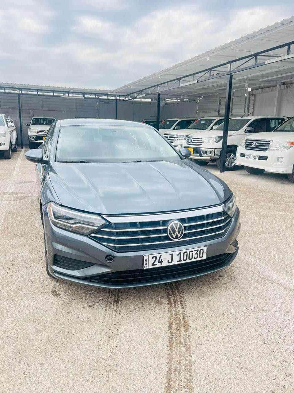 سلام عليكم ورحمة الله وبركاته 
VOLKSWAGEN JETTA 2021 S
جملغ و ربع بنيد صبغ 
بدون دواخل و شاصي 
بدون ايرباك 
سيارة جاهز بدون مصرف 
تحويل و وكالة و غرمات بشرط
موصفات S
تحكم ستيرن 
تحديد سرعة 
لايتات LED 
شاشة 
كاميرا رواية خلفية 
رادار خلفي 
رادار امامي 
سعر 148$ و بيها مجال 
*********** أربيل, العراق
