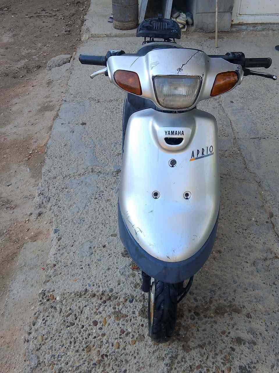 سلام عليكم دراجه للبيع جانت تشتغل وتركتها فتره ومطرت عليها وبعد ماعرف شبيها ابيع كوم حديد رايدها ب١٥٠ وبيها مجال رقمي بس واتساب ***********
