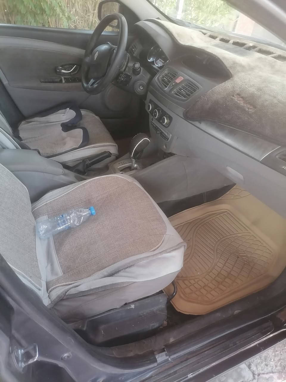 رينو فلونس موديل ١١ جاهزة من كلشي تبريد حدادية تخم تايرات رقم نكليزي سنويه ٣٠ مكينه كير جديد السعر ٤٥ وبيه مجال ترايك البصره اتصل *********** وبيك خير وتدلل مري كهربائي كشن كهربائي على وظع شركه
