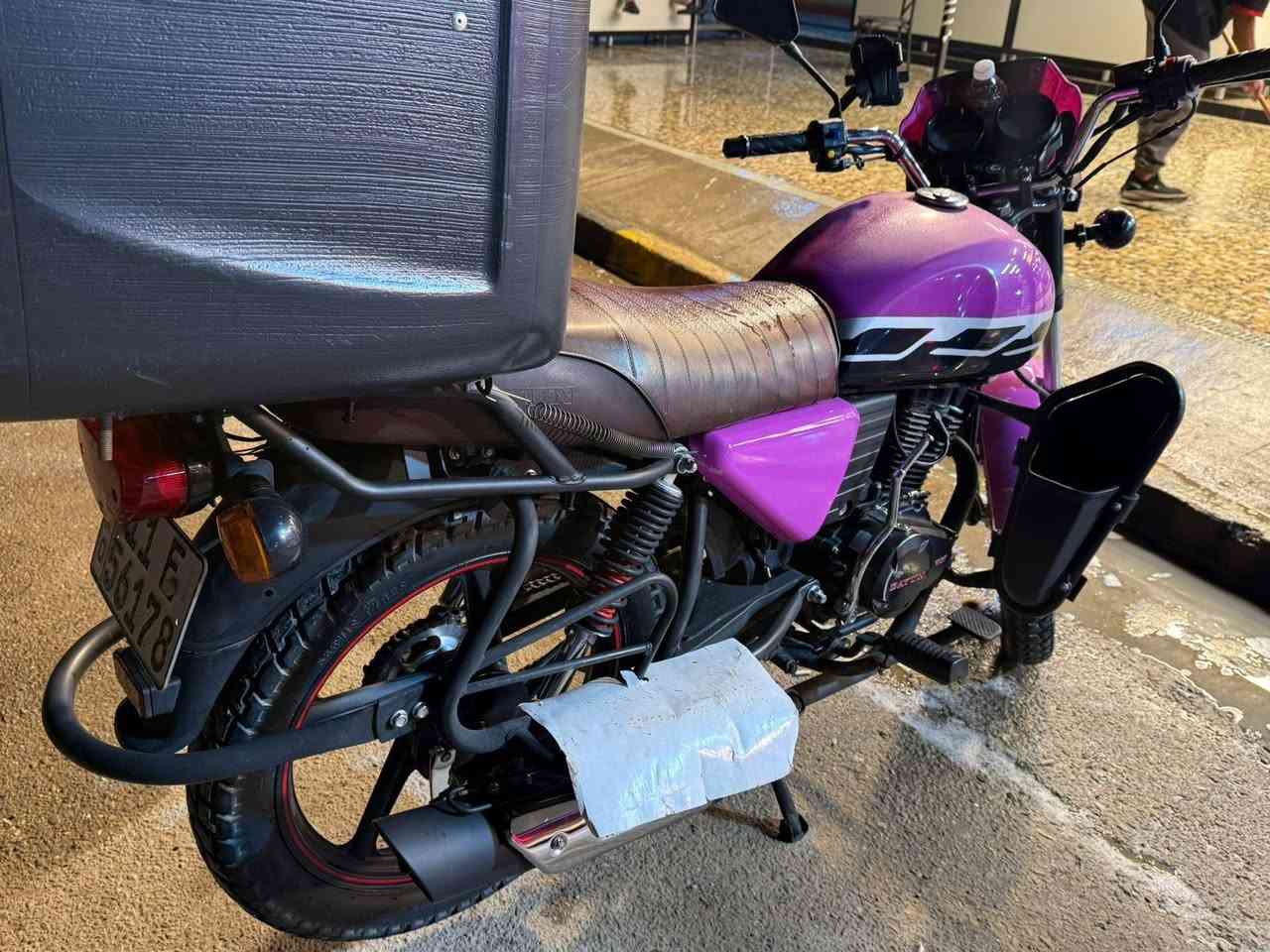 دايوان جبلي محسوبة على 2024 بنهاية ال 2023
دراجه مرقم بأسم شركة الصقر الأحمر رقم بغداد لوحات أنكليزي و الدراجة خير من الله مشتغل بيها دلفري قليل دراجه تخبل ناعمه مامجفت و لا ملعوب بيها بس على كد التفيلس و الكلجات دراجه تخبل مابيها نقص كاملة مكملة هي و الصندوك السعر 2700 و بيها مجال بسيط شراي أتصل على هذا الرقم ***********
عنوان بغداد البلديات
