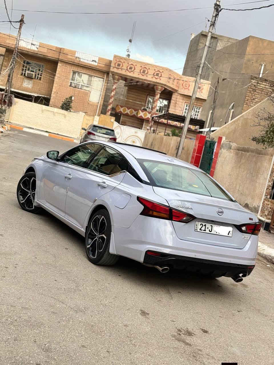 السلام عليكم
يدور جديد ومال جني
رقم سلمانيه بسمي قبل 30 يوم كامل من هزه وسنويه كلشي 

للبيع نسيان التيما (( 2025 )) وقليل هيج موديل وهيج مواصفات
المواصفات معروفه SR+  فول الفول 
كشنات جلد + تتدفئه كشنات 
استيرن حرف D + تحكم + شفتات استيرن 
فتحه + تحديد مسار 
نضام اسبورت وعادي 
كير 8 نمر صاروخ
ماشيه (( 30 ألف كيلو مو ميل)) 
محرك 2500 معروف اقتصادي وقوي 
ويل (( 19 )) تايرات رياضي جدد شركه اسبير ما نازل سوالف الشركه موجوده 
رادار أمامي وخلفي وجانبي توقف ذاتي 
لايت زينون 
يعني معروفه المواصفات 

الضربه (( صندوك وجاملوغ شرط بدون ابره داخل ولا حتى البدنه 
وصار بالعراق بيه PPR جدا جدا بسيط بلباب مال السايق)) 
الباقي كفاله عامه حتى من الشخط 
أي استفسار اتصل وتدلل السعر اعتذر اتصل أو واتساب وتدلل 
وشكرا 
***********
