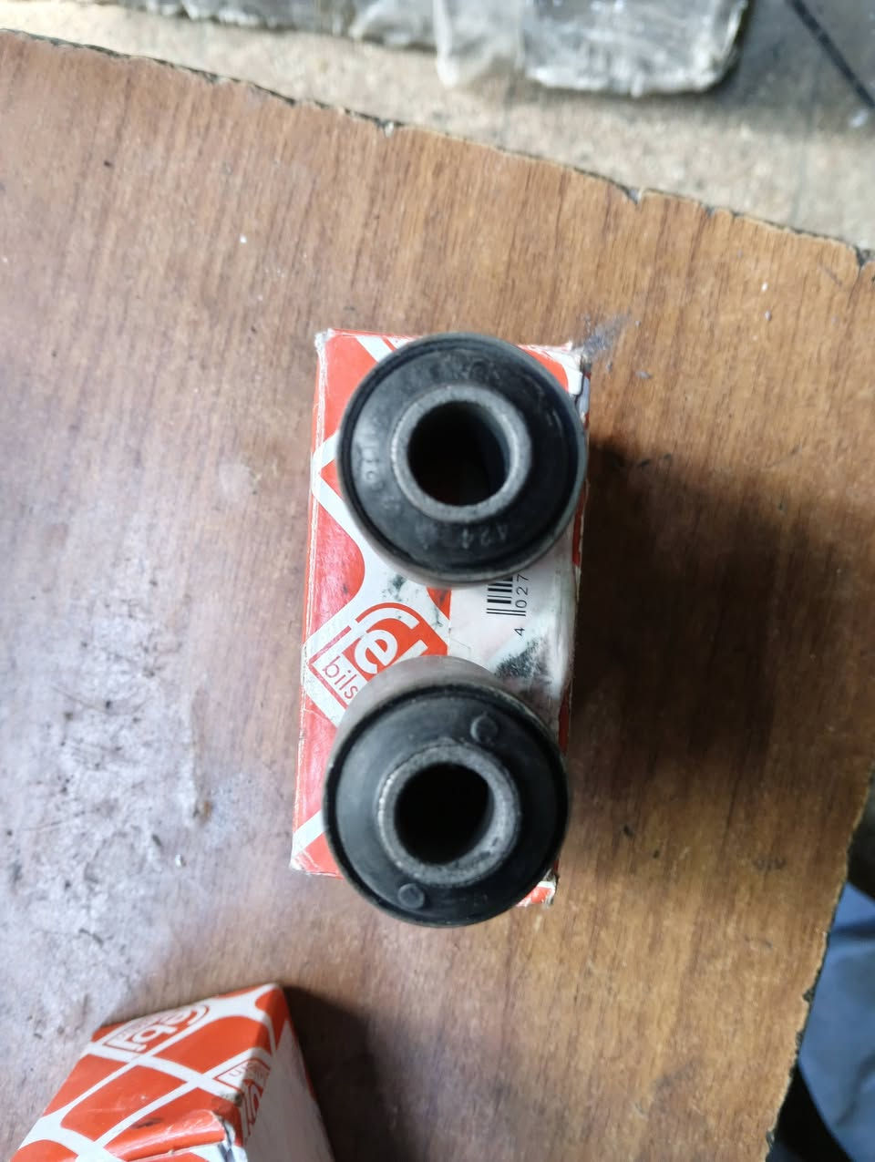 السلام عليكم
يتوفر غراض صدر فولفو 850 جديد صناعه الماني 
دبه ماء محرك 
واتر بم 
درايم شفت 
قايش تايمن كيس 
العنوان بغداد الكراده ساحه عقبه بن نافع 
يتوفر توصيل لجميع لمحافظات. 
***********
