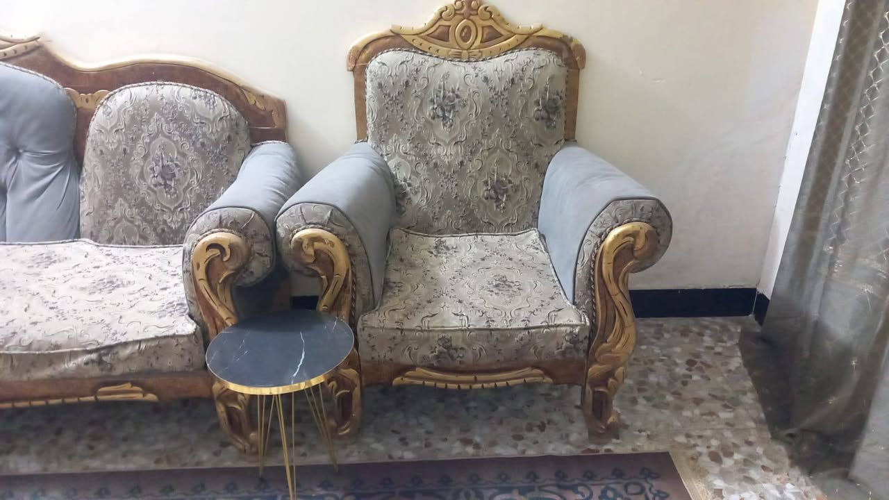 السلام عليكم
تخم ملكي ١٠ مقاعد ٣٠٠ 
السنك ب١٠٠
ميز بلازما ب٧٠
ديوان ٤ مقاعد ب٦٠
الاسعار بيهن مجال
المكان بغداد / كفاءات السبدية


**إذا كنت صاحب هذا الإعلان وتريد حذفه لأي سبب، رجاءا أرسل رسالة إلى الدعم الفني**
