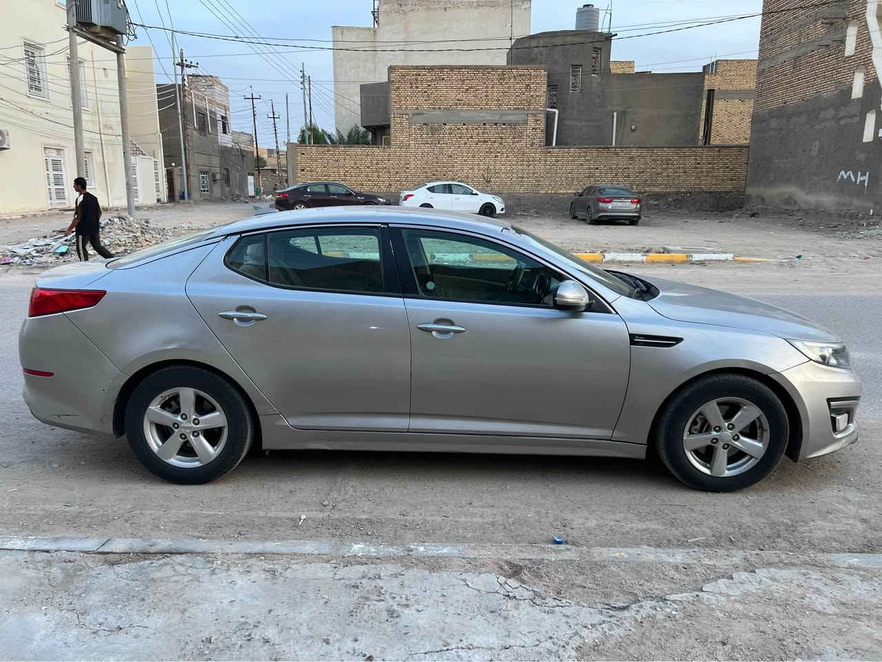 كيا اوبتيما امريكي موديل ١٥
رقم ذي قار بسمي مداور ثاني يوم 
محرك GDİ ٢٤٠٠
ضربه تبديل البنيد فقط كتاب فحص موجود 
باقي تفاصيل مكفوله من صبغ وضربه وتبديل 
سياره حلوه ومرتبه تبريد شغال كله تمام 
مكان سياره ناصريه مركز سعر ١٠٥ وبيه مجال 
اي استفسار رقم *********** وتساب ناصرية, ذي قار
