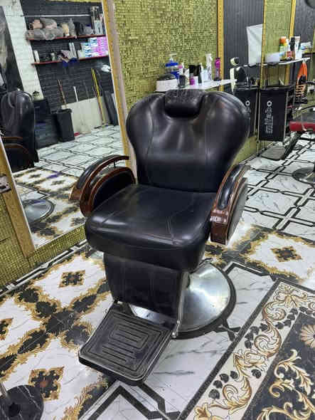 كراسي للبيع جك شغال مابيهن شي كلمن وسعره مكاني حي الحسين القديم قرب حلويات الحمداني للاستفسار ***********
