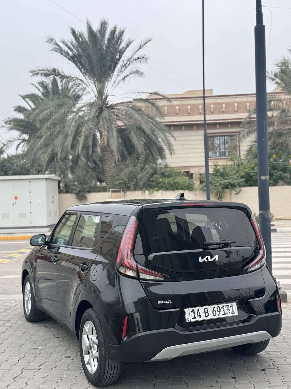 السلام عليكم كيا صول مديل2024  رقم بصره باسمي السعر 148  مستعجل ع بيعتها وراد امريكي ضررها جاملغ امامي وباب اصلي والجاملغ الخلفي بيه بارد فقط السياره جديده ماشيه ١٢ الف اخت الزيرو مكاني البصره حي المهندسين 
للاستفسار ***********
