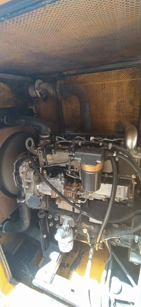 مولدة بيركنز كاتم للبيع ... 
🟢 4 سلندر . 

🟣 راس التوليد لوري ساموري ستامفور 80 KVA .  

🟡 كاتم 80 % . 

🔴 السعر 55 $ وبيه مجال . 

ملاحظة / المكينة بيه تبخير و بحاجة الى تبديل رنكات . 

للاستفسار ... *********** .

🌍 موقع المولدة / بابل - حلة - حي البكرلي - تقاطع دانة - اسواق الرسول .
