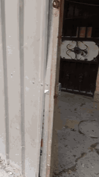 بيت في منطقة الشعب محلة 339 مقابل سوق الصبح يحتوي على 4 غرف كما موضح ف...