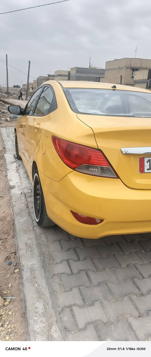 سلام عليكم اكسنت 12 مكينه الف و600 تبريد شغل بيهه بس باب تبديل سعرهه 75 وبيهه مجال ***********
