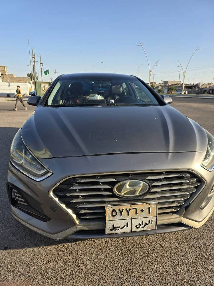 سوناتا وارد أمريكي 
محرك 2400 GDI
الكير AT sport
تبريد قطعتين يحتاج كمبريسر 
حادثها جاملق وبنيد من امريكا 
هنا صار بيها 3 قطع بارد مثل ما موضح بالصور الاخير ما مصلحه 
السعر ١٣٠ وبيها مجال مكاني البصره 
للتواصل *********** البصرة, العراق
