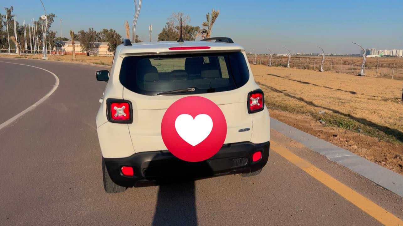 السلام عليكم جميعاً
سيارة للبيع نوع جيب رينكيد 
موديل: 2018 
اللون : أبيض 
نوع الرقم : بغداد 
ماشية 67,000 ميل
محرك : 2400 
المواصفات : 
( سيارة بصمة - شاشة كار بلي - تشغيل عن بعد - كشنات تدفئة - كاميرا خلفية - عداد سرعة ديجتال ميل وكم - ستيرن تدفئة - تحكمات ستيرن فول - تحكم التبريد شاشة وتحكم اعتيادي - كشافات امامية - ويل كب - سايد بريك دكمة - USB,U) 
ملاحظة :- 
1- حادث السيارة من امريكا البك لايت الأيسر بالكامل وجزء من الباب الخلفي ، هنا السيارة أيضاً بيها اكثر من مكان صبغ تاخذها سويلها سونار براحتك .
2- السيارة تحتاج أذن محرك 
السعر ( 10،800 دولار  يعني شدة و8 اوراق ) بيها مجال
للأتصال :- ( *********** )
