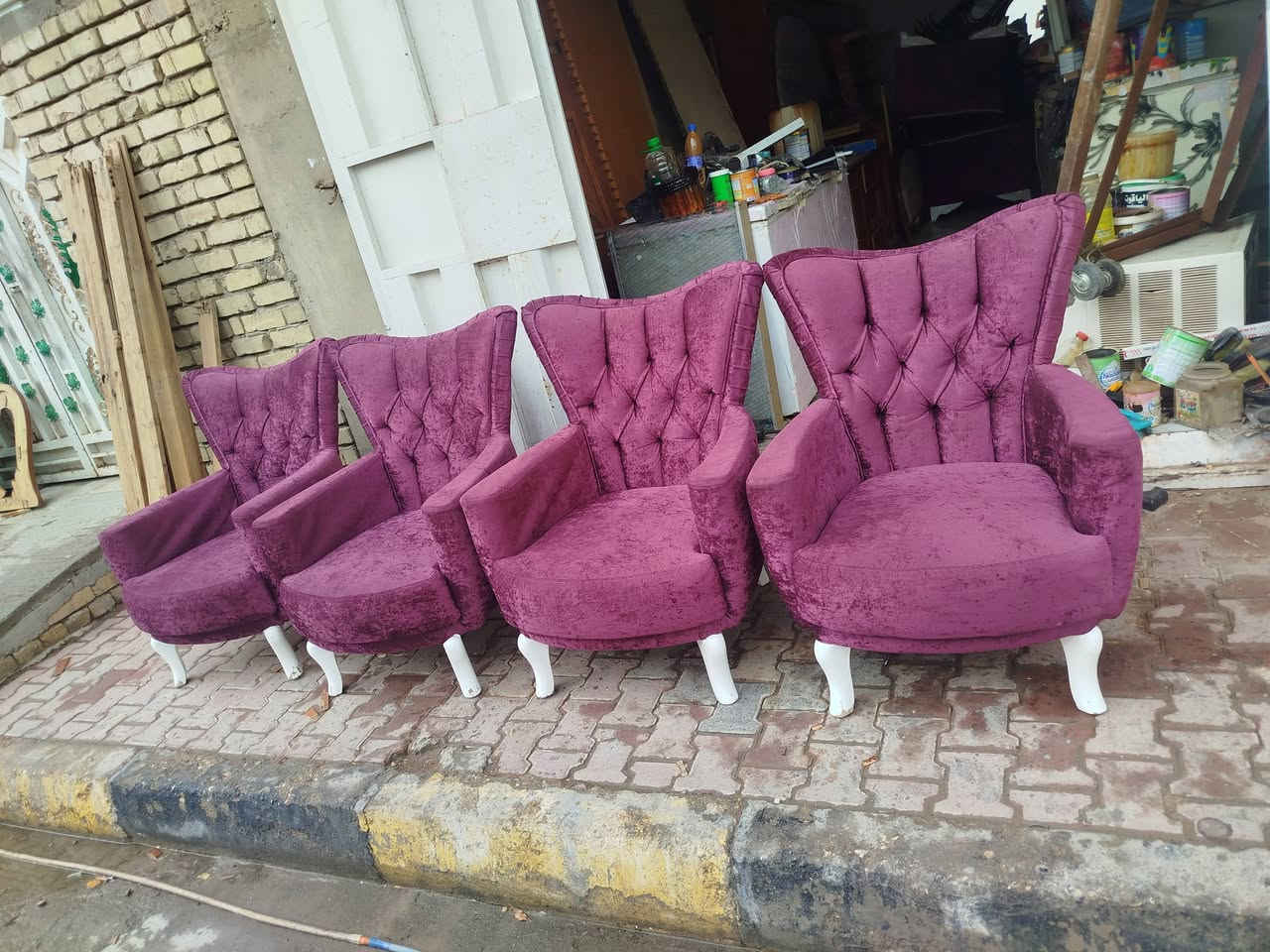 تخم عشرة مغعد للبيع 
سعر 275 
العنوان العزه القديمة 
***********
