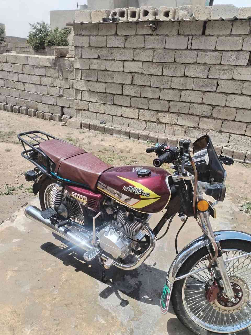 السلام عليكم 
دراجه نامي برو حجم 150cc موديل 2025 
باتري جديد نص سلف يشتغل شاشه شغاله 
كهربائيات كلها نضيفه ما عايزها شي بيع فقط
السيبايه سوده كزوز كاتم مال شغل الدراجه
السعر 600 وبي مجال ***********
