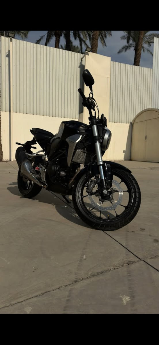 سلام عليكم عندي دراجه هوندا ياباني الدراجه جديد ماشيه 25الف موديل2019 الدراجه نضيفه بمعني الكلمه محرك 250 أسم الدراجه cbr250 الدراجه للستفسار ***********. بغداد الجادريه
