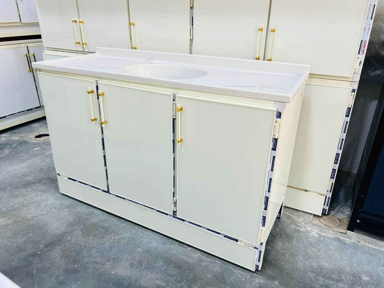 معرض الفهد 👑  للأثاث الجديد والمستخدم  
نراوس جديد بل مستخدم  مع دفع فرق
نشتري مستخدم ‼️
العنوان: الرمادي التأميم مجاور راشي رشيد 
مقابل تانكي ام عمار 
يوجد توصيل داخل الرمادي فقط
للاستفسار الاتصال على الرقم:***********
الرقم :***********
