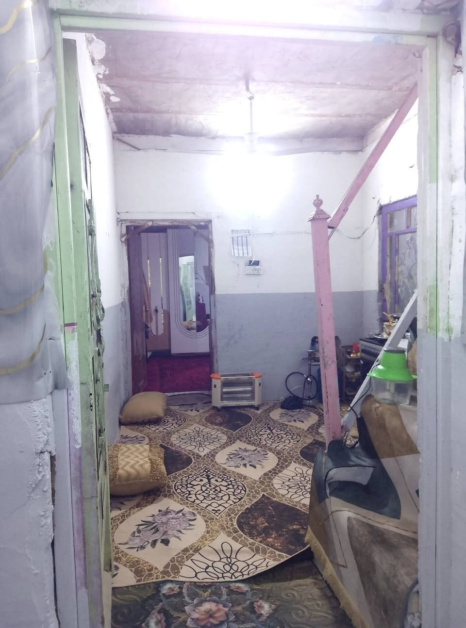 للبيع بيت طابقين بي غرفتين 
الطابق الول استقبال وممر ومطبخ  وغرفه ومنور وتخريج الطبق ثاني صاله بكد المطبخ وغرفه وحمام وتوليت علوه الفحل شارع الفلل


**إذا كنت صاحب هذا الإعلان وتريد حذفه لأي سبب، رجاءا أرسل رسالة إلى الدعم الفني**