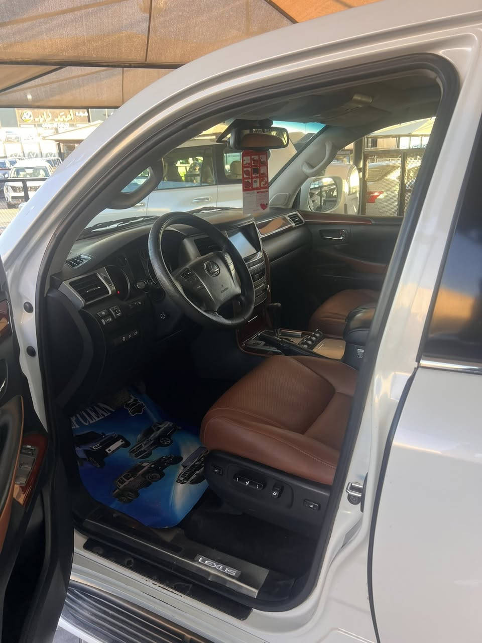 سلام عليكم 
لكزز موديل ٢٠١٣
بريم مكفولة 
رقم بغداد 
فول مواصفات
السعر(٣٧٥$)
للاستفسار ***********
