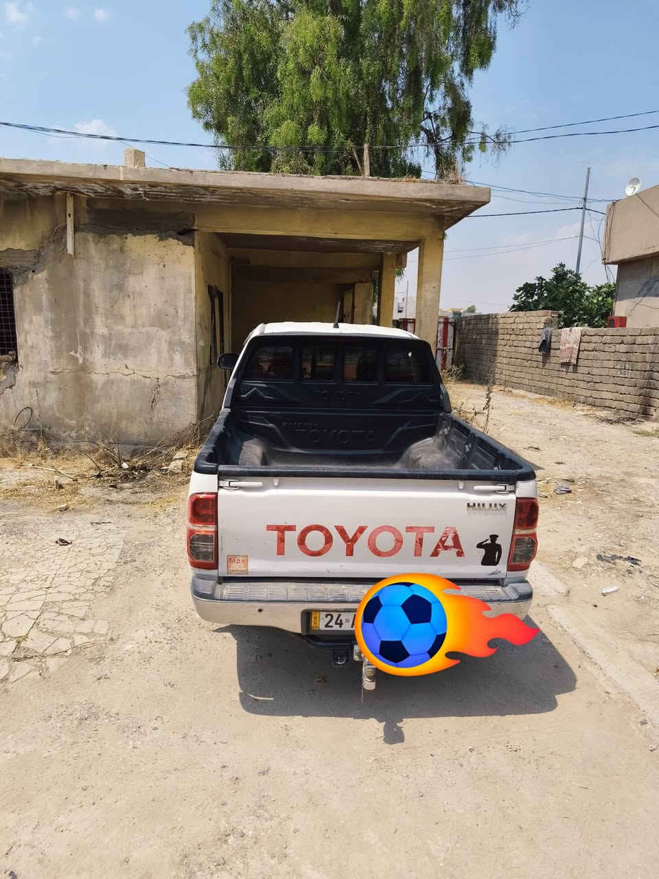 #_للبيع
⬅️ بيك اب هايلوكس دفع رباعي 
⬅️ موديل 2014
⬅️محرك وكير بشرط ما مفتوح 
⬅️ مابيها اي قطعه صبغ 
⬅️ ماشيه 223الف 
⬅️كير عادي
⬅️طخم تايرات جديد ما صارلهم شهر 
⬅️ سيارة جاهزه ما ناقصها اي شي 
⬅️رقم دهوك دولي 
السيارة موجودة بالموصل صاحبها هوا نفسه الشرعي


**إذا كنت صاحب هذا الإعلان وتريد حذفه لأي سبب، رجاءا أرسل رسالة إلى الدعم الفني**