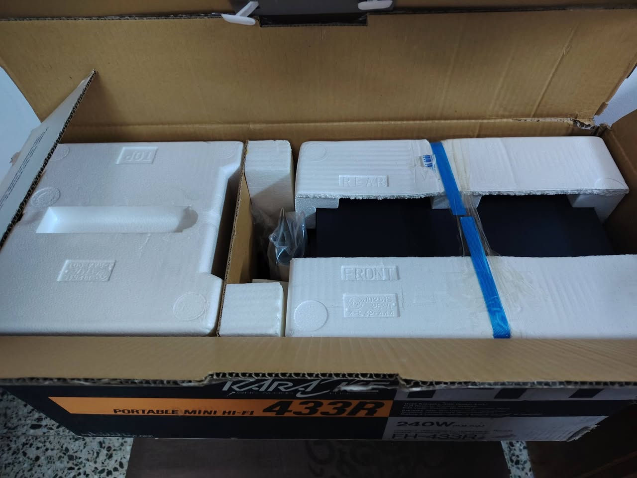 السلام عليكم...مسجل راديو اواكس  سوني ..433R   جديد مع كامل الملحقات  غير مستعمل . مفتوح للفحص فقط شغال بالكامل اواكس.. راديو  مسجل جهتين وقلاب .. السعر 250 الف


**إذا كنت صاحب هذا الإعلان وتريد حذفه لأي سبب، رجاءا أرسل رسالة إلى الدعم الفني**