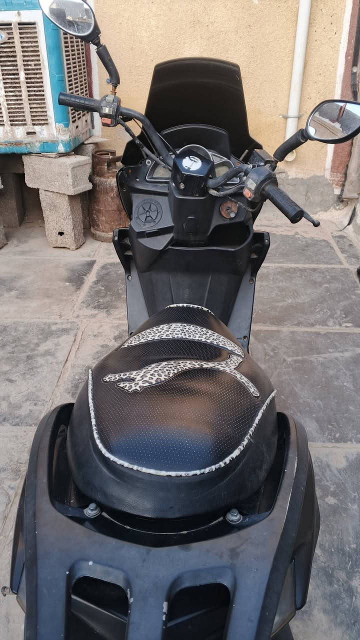 السلام عليكم دراجه سترونك نظيفه كلشي شغال بيها ما بيها اي نقص السعر خاص مكاني كوت ***********
