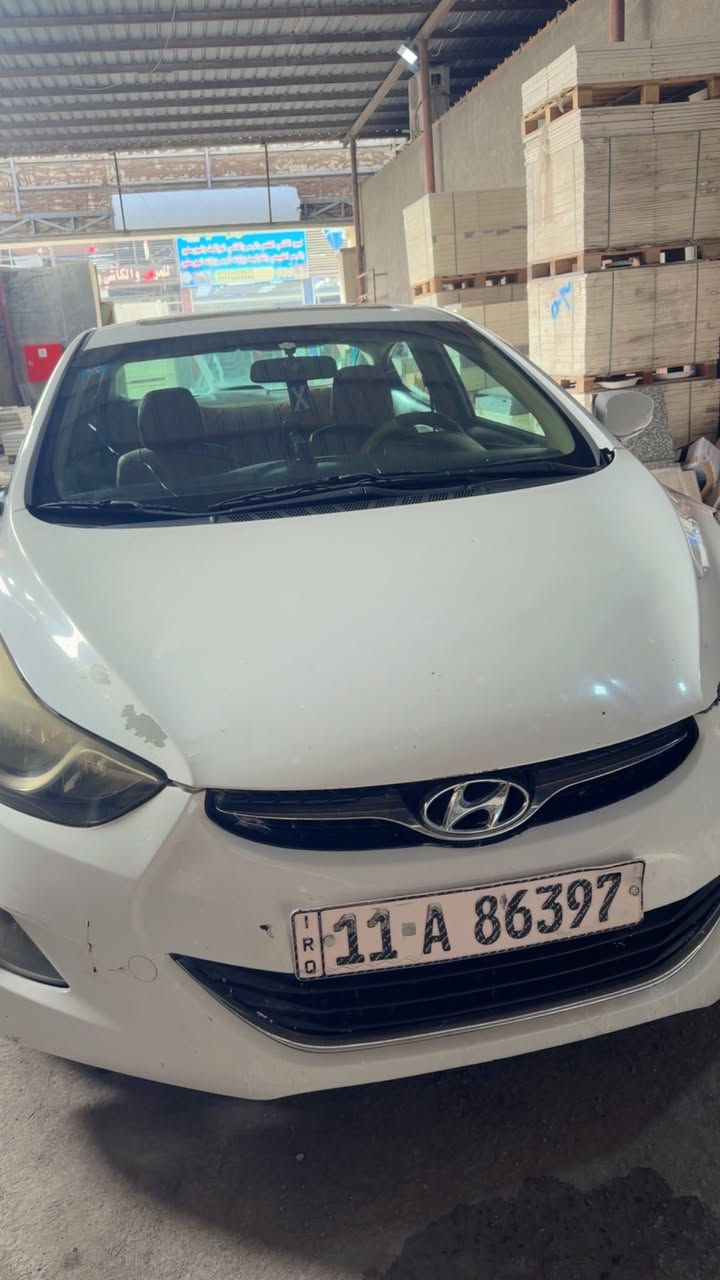 السلام عليكم 
النترا 14 خليجي فول عدا البصمة سياره بدون صبغ فقط بارد مكانات كد اصبع فقط فتحة سقف مري شفط تخم تاير جديد السياره بانزين غاز بااسمي
مكينه 1800 دوش بدون دوانز السياره خير من الله
***********
سعر 117 او مرواس بحديث حسب القناعة
