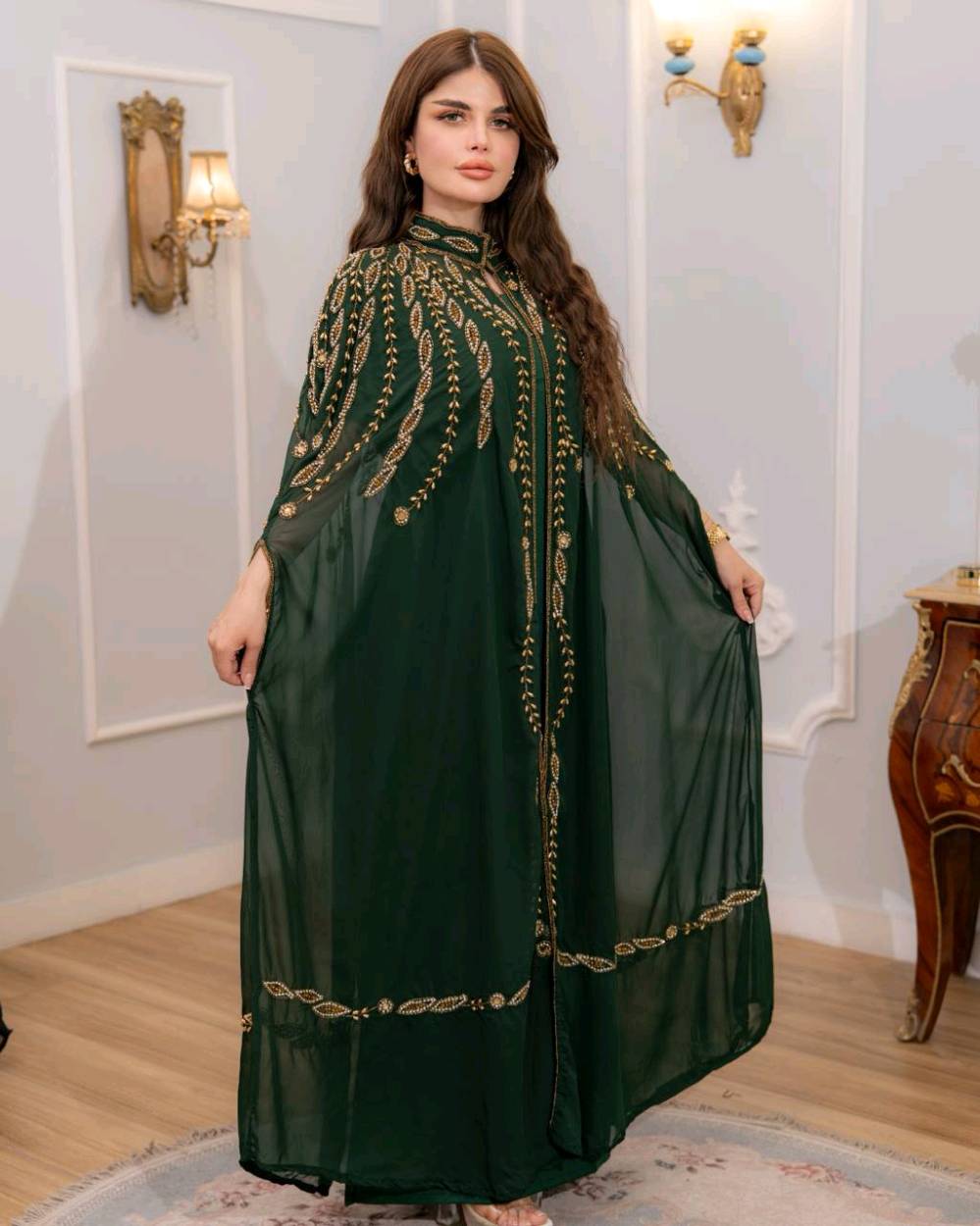 بشت 2 قطع
✨الأقماش شيفون الأصلي 💯
🪄الشغل شك يدوي(تطريز يدوي)🪡🧵
🎗️مڪون من 2️⃣ قطع  
 ⤶بشت
⤶فستان فيزون الأصلي👍
  
🎗️التلبيس :-من وزن 60 الى وزن 120
🎨🎨 الألوان :-
←أسـود فضي
←أسـود ذهبي 
←أسـود سـادة
←زيتوني
💸السعر 55 الف 