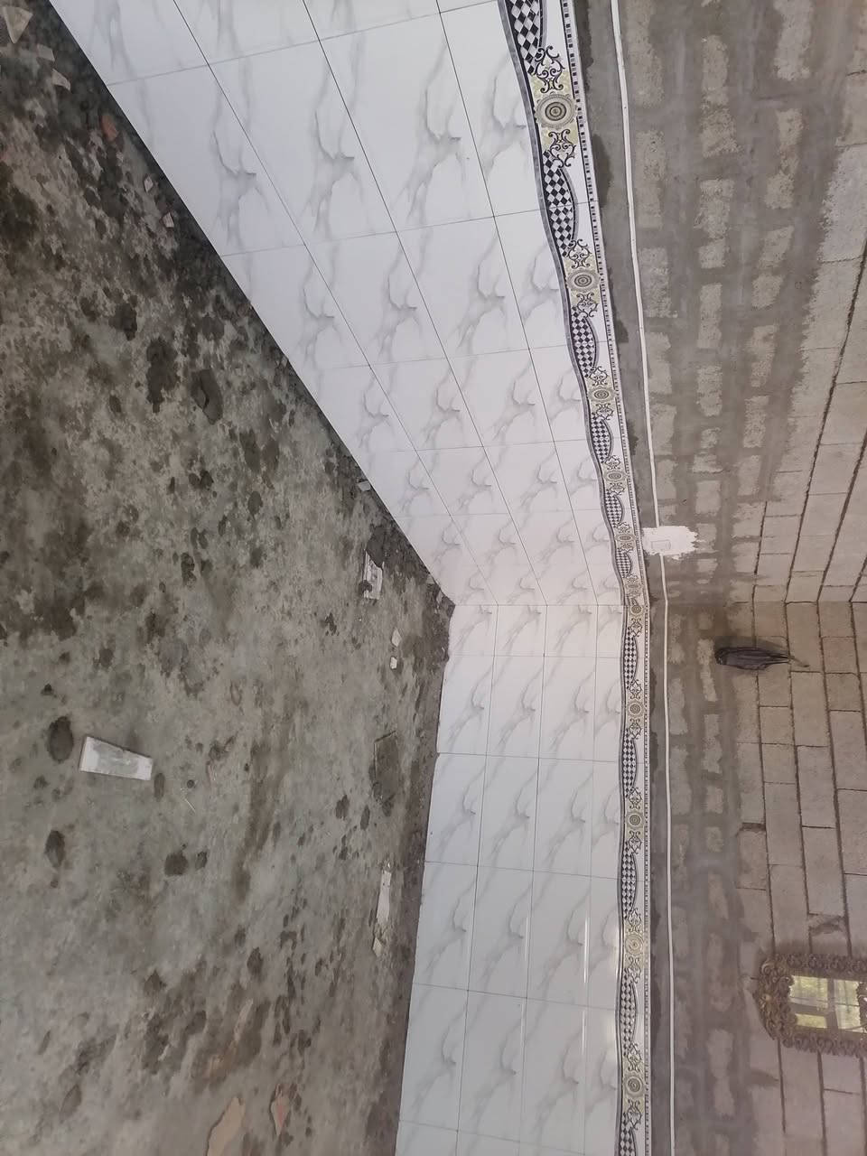 السلام عليكم كادر سيراميك متفرق حاليا وسعارمنسبه***********
