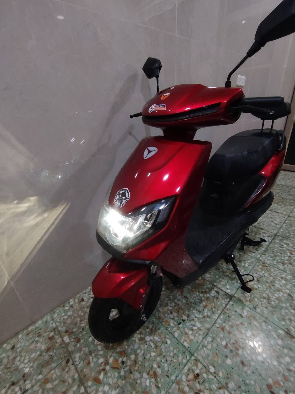 دراجه سكنس من شركه ياده. استخدم شهر
6 بطاريات كرافين
تشغل بصمه + نطام R.
استان كهربائي
سرعه 85..
السعر 700.
مكاني ابو غريب الزيتون
***********
