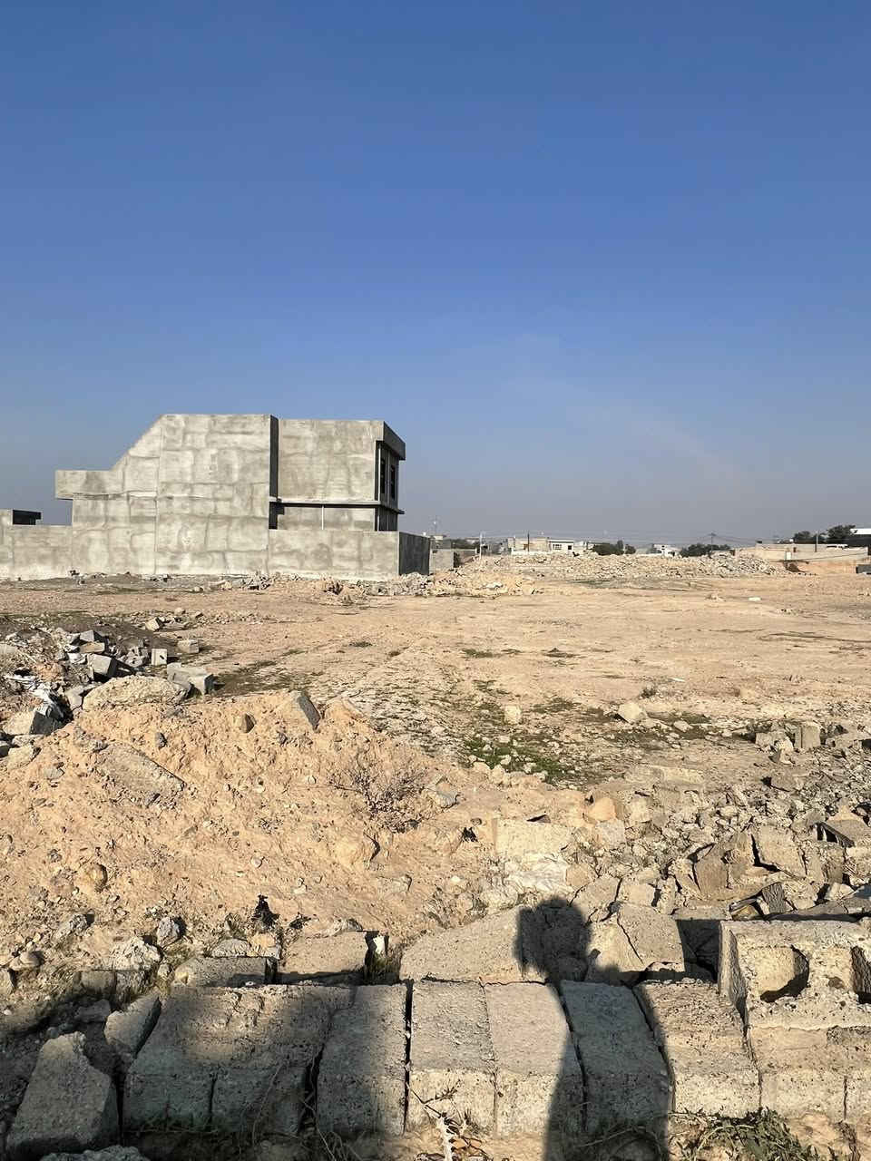 قطعة ارض للبيع بلمرور زراعي الجملان
المساحة ٣٠٠متر
الوجه ٩ النزال ٣٤
شارع ٩ متر
السعر ٢٢ وبي مجال 
للاستفسار
***********
