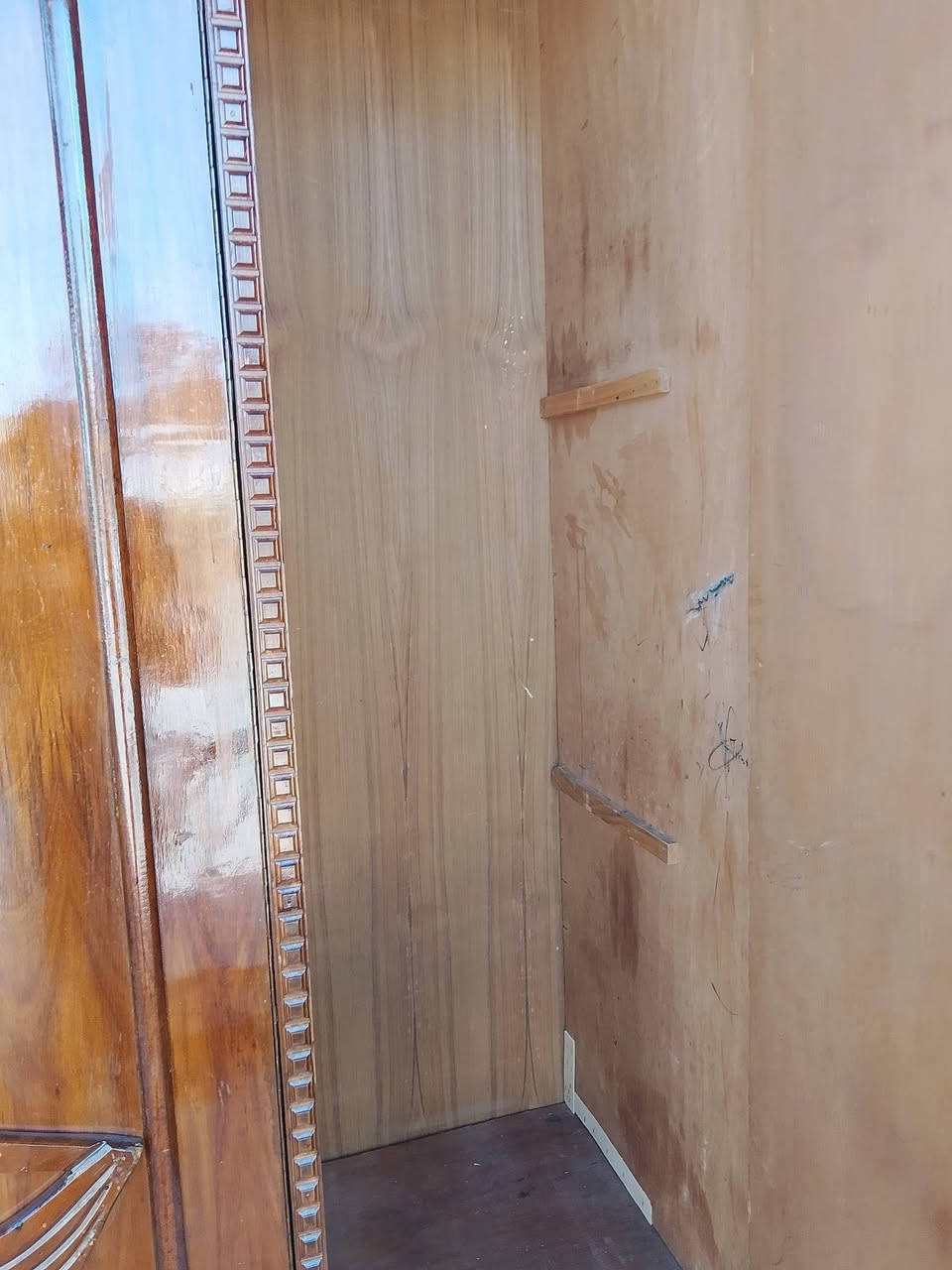 سلام عليكم كنتور ابو خمسه نضيف جداً جداً جداً سعره 180يوجد توصيل فقط بغداد التواصل ***********
