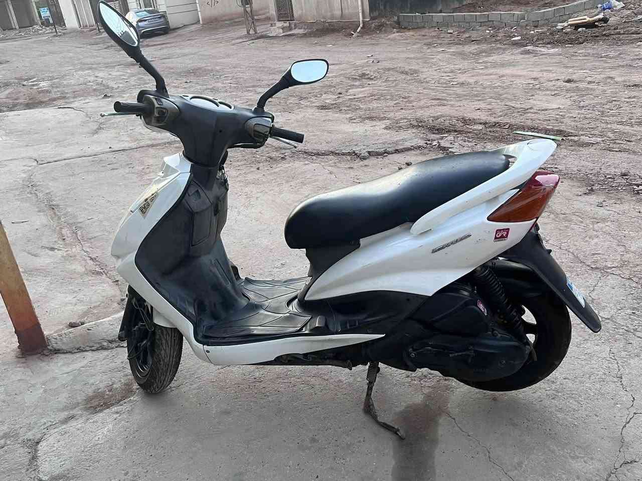 الي يدور نضيف وجديد دراجه سكنس للبيع نثيه 110دراحه شغاله سلف هندر كرهبائيات كله كامله لايت اشاير هورن عداد بانزين عداد سرعه شغال قفل ستيرن استاند حساس شلعه معدل محرك اخرس اخرس متسمع صوته جيب وياك الف فيتر وتعال دراحه اي نقص مابيه تاخذه متذب عليه ربع مكاني الدوره السعر ٦٥٠وبيه مجال للشراي ***********
