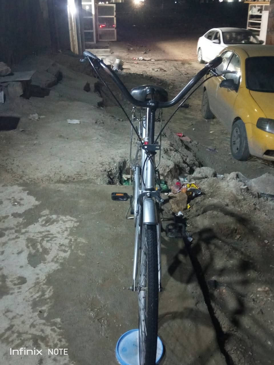سلام عليكم باسكل البيع حجم 26 شركه سانتوز  باسكل جديد رايده 60 وبيه مجال قليل جدان *********** بيه واتساب فقط أو خاص
