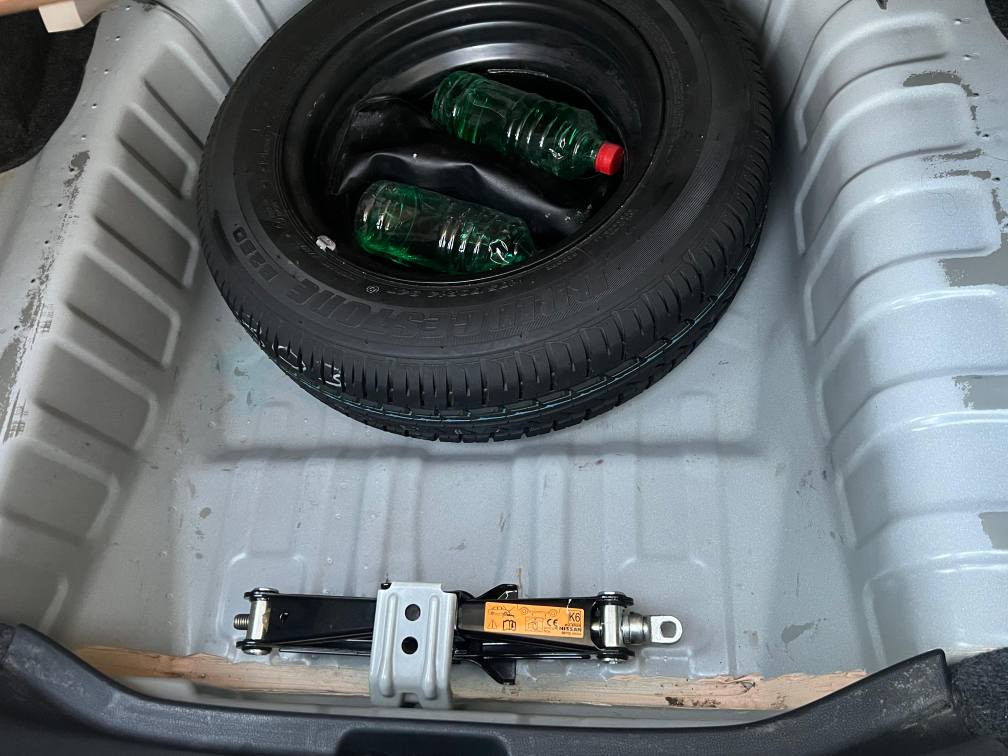 سلام عليكم 
للبيع 💵
سني هندي بليته زركه 🔵
جديده بمعنى الكلمه 😍

🩸رقم بغداد انكليزي 
هزه جديده 
سنويه باأسمي تحويل مباشر 
----------------------------------------
# السياره قطره صبغ مابيها ولا بارد وين ميعجبك افحص 
السونار مرفق ويا الصور
  ⛔.✅
----------------------------------------
موديل 2019

 ماشيه  90 km

السعر  112 بيهه مجال بسيط 

السياره جاهزه صدر كير محرك بلاد ممفتوح   تخم تاير كله جديد ✅ على وضع الشركه

كاعيه مغلفه جلد 
سويجات عدد 2 🔑

☎️الاستفسار 
***********
*********** وات ساب 
-----------------------------------
📍بغداد الدوره حي اسيا 
الميعجبه السعر كلشي موجود 
بلسوك الله يوفق الجميع 
تحياتي ....     
كلمه طيبه صدقه 🤍                                                     🎗️🥇 بغداد, العراق
