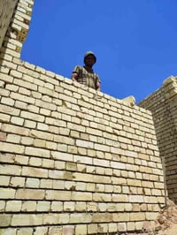 خلفه بنا متفرغ وسعر مناسب07857477500