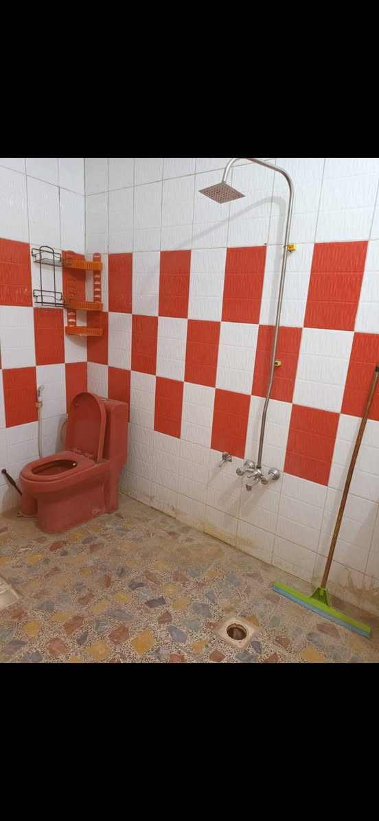 السلام عليكم بيت زراعي طابو سند ٢٥ مساحه ١٠٠ _١٠×١٠ 
الزعفرانيه مقابيل سيطره الشون القديمه قرب سده الوليد 
***********
