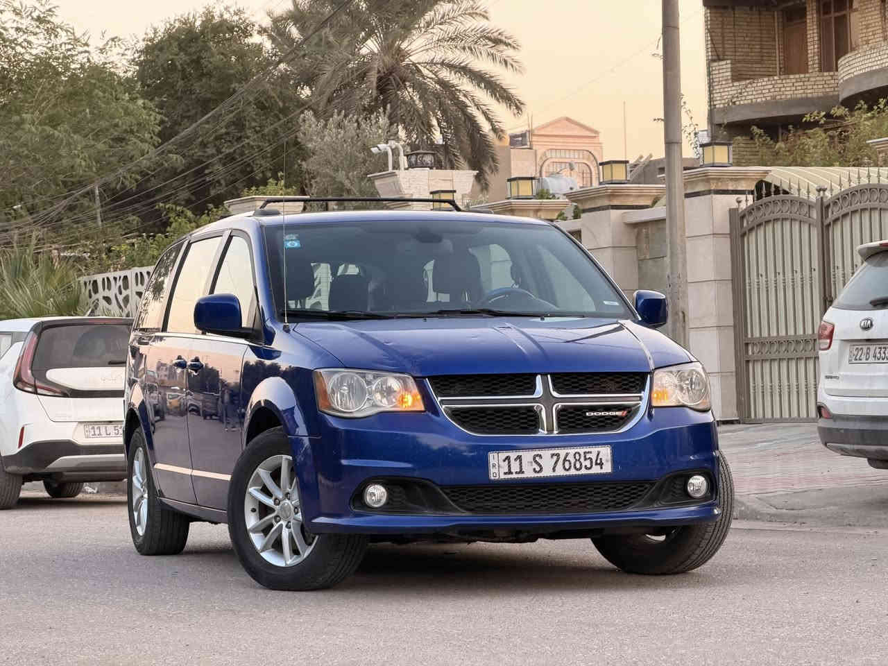 دوج كرفان ٢٠٢٠
رقم  بغداد الجديد باسمي للبيع
مواصفاتها 
بيبان كهرباء 
كشنات بلع
جنطة كهرباء 
جام كهرباء 
تشغيل عن بعد 
3  قطع تبريد
شاشة جبيرة أمامية 
كامرة خلفية 
كشنات جلد 
تحكمات استيرن 
وباقي المواصفات المعروفة 
حادثها جاملغ امامي وباب السايق 
وسونار جديد موجود 
بدون ايرباك بدون دواخل
سيارة جاهزة وجديدة 
رقم التليفون /***********
السعر / 179 
العنوان/ بغداد زيونه
