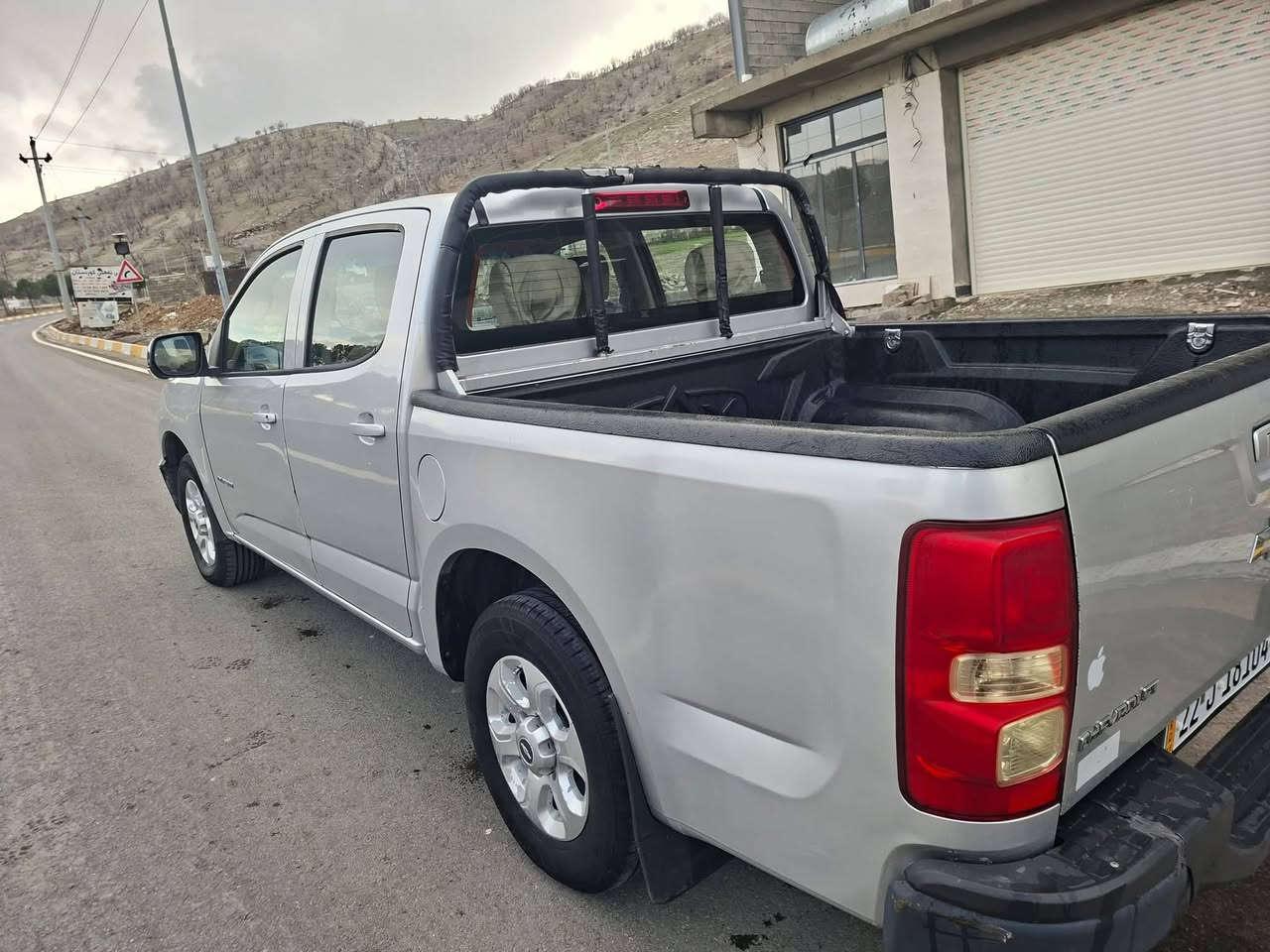 شۆڤلێت کۆڵۆرادۆ مۆدیڵ 2013 بەناوکردن بەشەرت مەکینەو گێڕ بەشەرت کراوەتە بەتە شەش سلندەر بەشەرت دووپارچەی هەیە وگێڕ ئوتۆماتیک ژ.م [ ***********:] بۆپەیوەندی کردن(***********
