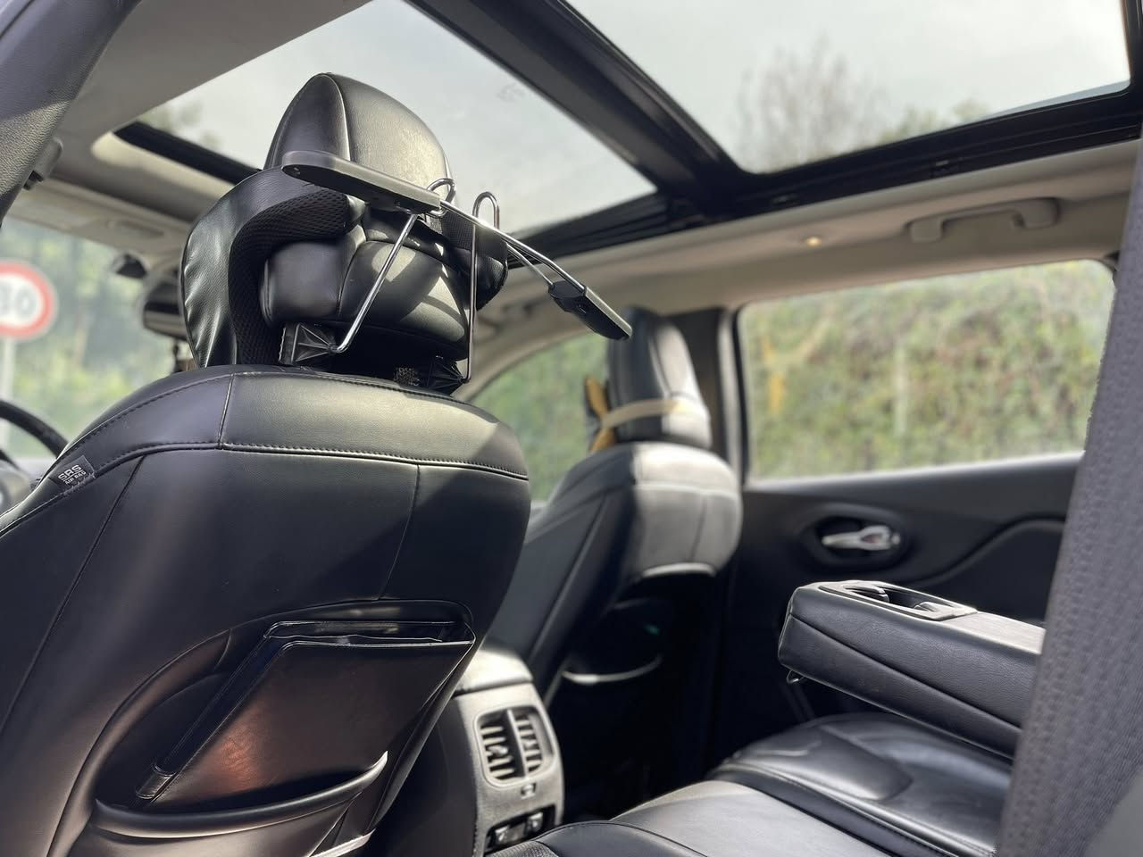 ⭕️جيب شيروكي (بزون)2021     قبات مواصفات فول فول للبيع فقط
⭕️حادث السيارة قتعه فقط جملخ ماوصل داخل  
كلش واضح بل صوره
 
⭕️رقم اربيل بسمي هزة وسنوية جديدة مكانهة  اربيل

مابيه نقص فلس سعر  ♦️180♦️

***********       واتس اپ   
***********           واتس اپ
