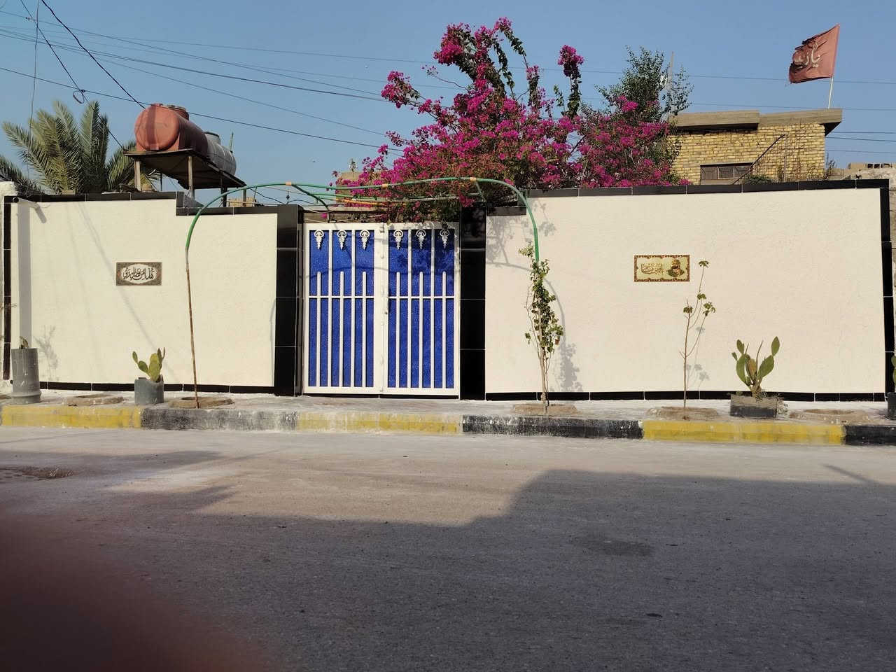 الدرار للبيع مكان واسط نعمانيه حي الخطيب المساحه 250 للستفسار ***********
