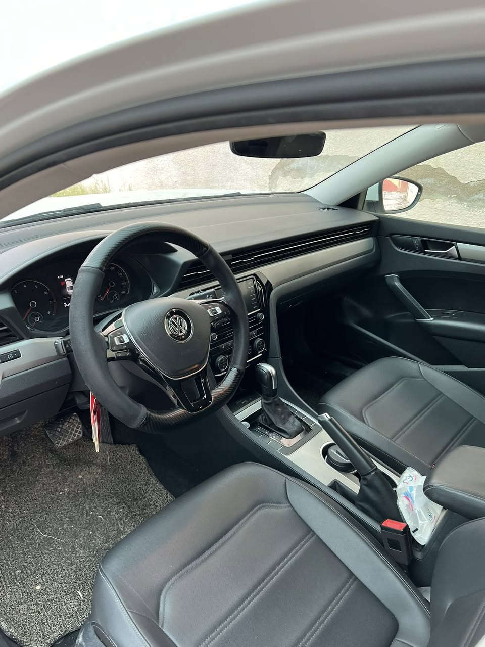للبيع فولكسفاغن
باسات 2022 مواصفات ال SE معروفة 
فتحة سقف 
بصمة 
تشغيل عن بعد 
شاشة كار بلي 
كشنات جلد 
قطعتين تبريد 
رادار خلفي امامي
تدفئة مقاعد الاماميه 
وبعد اكو مواصفات اكثر 
ماشية 64.109ميل
محرك 2.0T
سياره كلين تايتل 
مابيها اي ضرر 
لمعرفة السعر ⬇️
الاتصال على الارقام 
*********** 
***********
