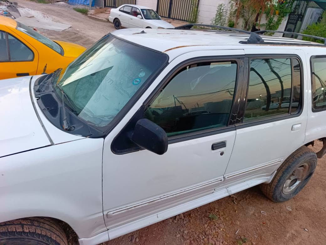 فورد اکسبلور مودیل 2000
بەناوی خۆمانە 
سەنەوی 2027 ڕەقم سلێمانی 
گێڕومەکینەی بلاد .6پستۆن 
بێ عیبە .. تبرید ئیشەکا 

45وەرەقە ومجال
کرکوک . شۆراو

***********
*********** كركوك, العراق
