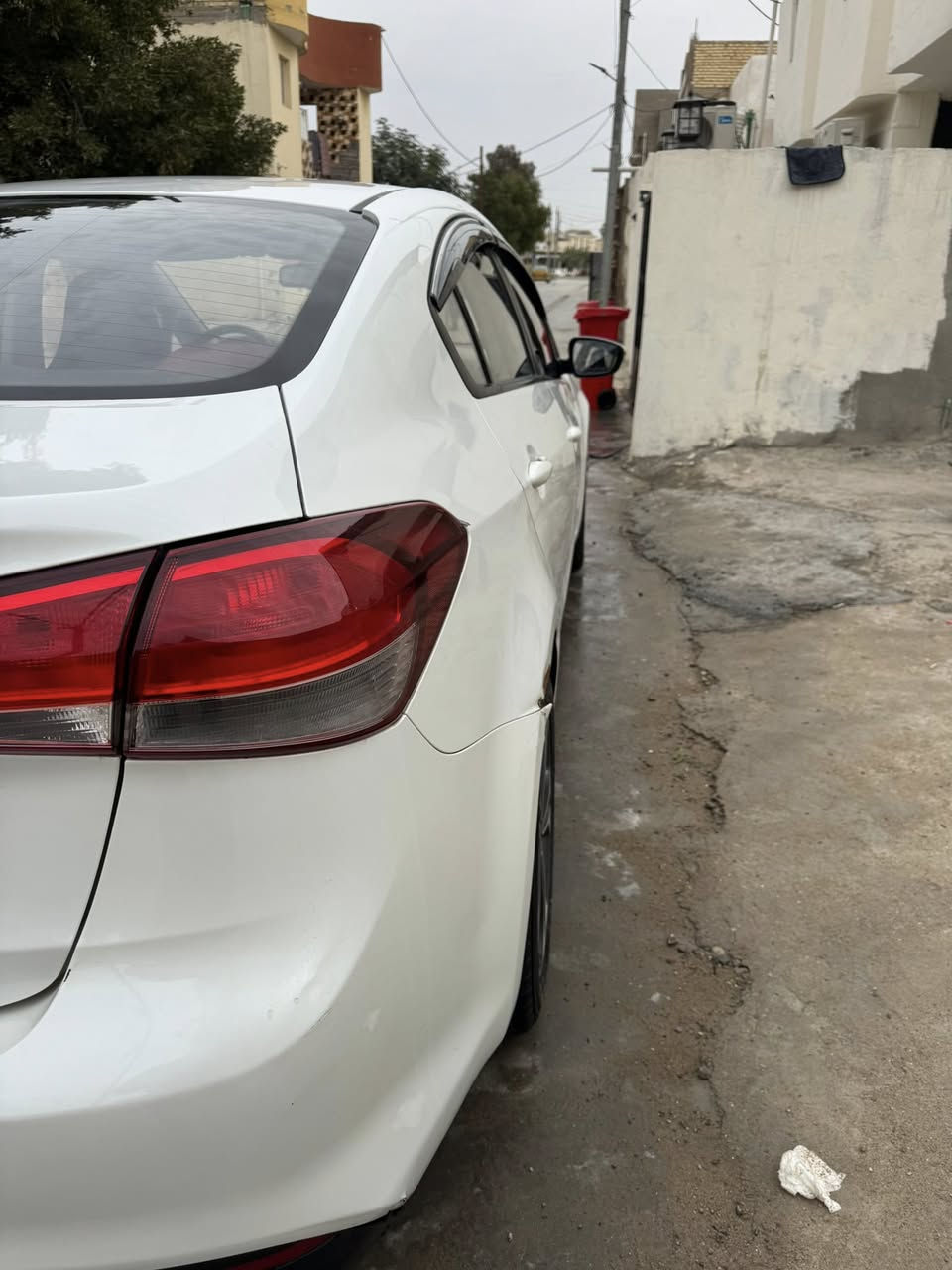 سيراتو 2018 خليجي بيها صبغ بس الدوسه والباقي موجود بارد  مكان واحد قليل السعر 128
***********
