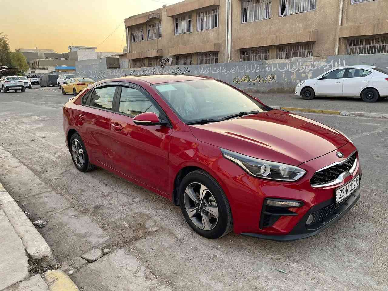 ‏سلام عليكم كيا سيرات راجو موديل 21 ماشية 75 مواصفات فول للأخير بصمة فتحة مرة شفط قطعة تبريد شاشة اصلية كاربلاي بصمة أبواب بصمة الصندوق فول للأخير مواصفات خاصة سيارة مقفولة من الصبغة ومكانها بغداد سعرها 155 رقم أربيل الجديد سنوية جديدة وهذا جديدة
***********
