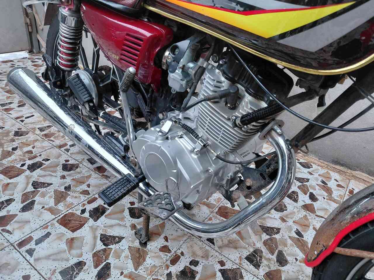 رمادي 7 كيلو 550 بها مجال ***********
