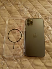 ايفون 11 برو ماكس جهاز مكفوك  بس سماعه بدل  وين متريد افحص  مكان حي ال...